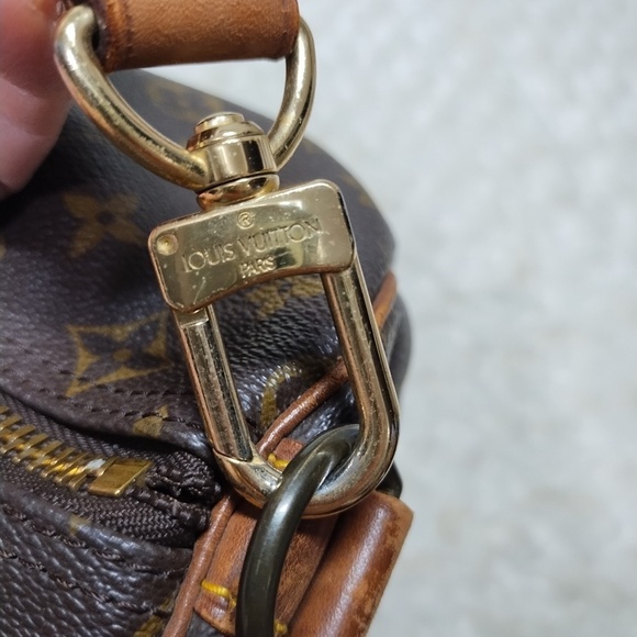 Authentic Louis Vuitton Bag & YSL makeup bag - Picture 12 of 16